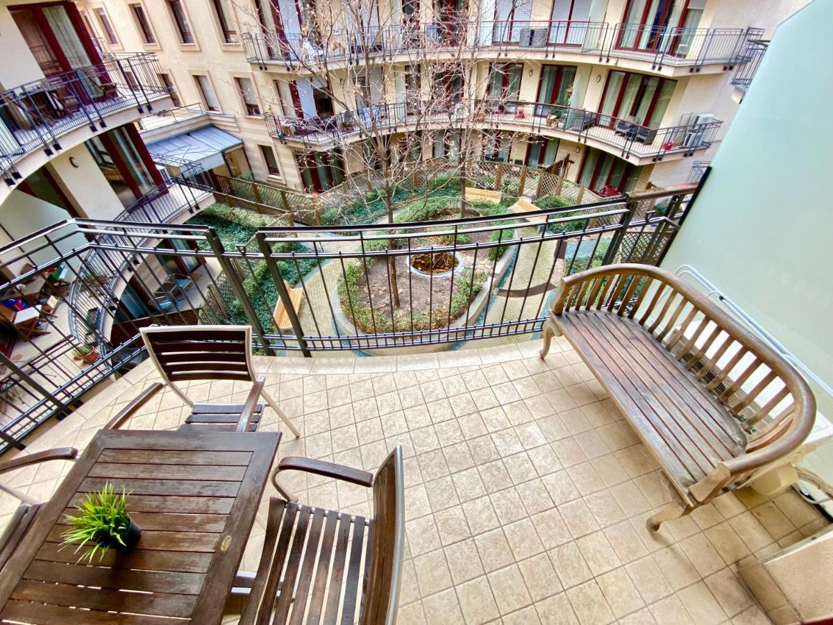 Downtown Vibe-Kiraly II Apts W Private Balcony Budapeste Exterior foto